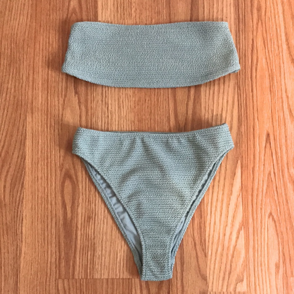 High waisted strapless bikini set.